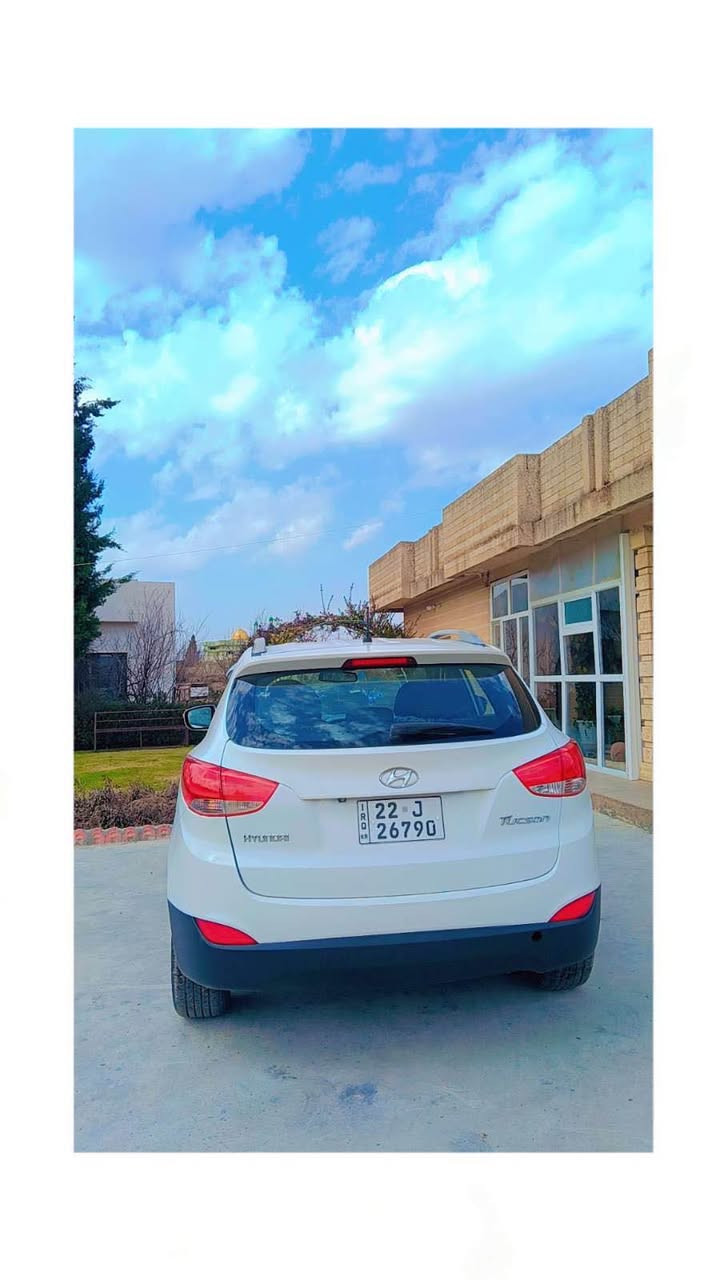 سيارة تكسون موديل 2013 
دوو سێ جێگای بچوک صبغي تيا يه 
مەکینە نەکرایتەوە و بێ عەیبە
رقم و سنوی نوێ یە تا 2030
سياره خاوينه بێ کێشەیە بێ رەقە و رەقەیە
نرخ// ١٣٥ ورقە و معاملە 
ژمارەی خاوەن // *********** اكر, نينوى
