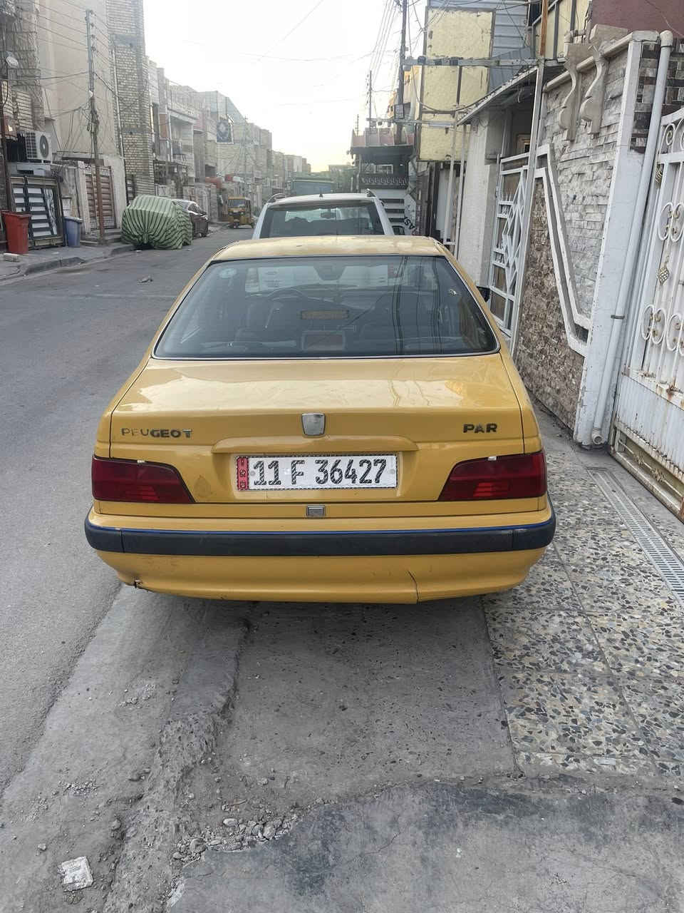 السلام عليكم سيارة بيجو بارص موديل٢٠١٥
السياره جاهزه من كلشي كير مكينه حداديه صدر كله جديد تخم تاير دوشمه تبريد ثلج السياره جاهزه تاخذها تطلع للشغل اي نقص مابيها السياره يرادلها غسله متروكه شويه بدون غسل الي ياخذها يشوف خيرها لان مراح تعبك ابد 

مكان سيارة/بغداد الشعب 

السعر/ ٤٥ ورقة وبيها مجال 

للاتصال او واتساب/ ***********
