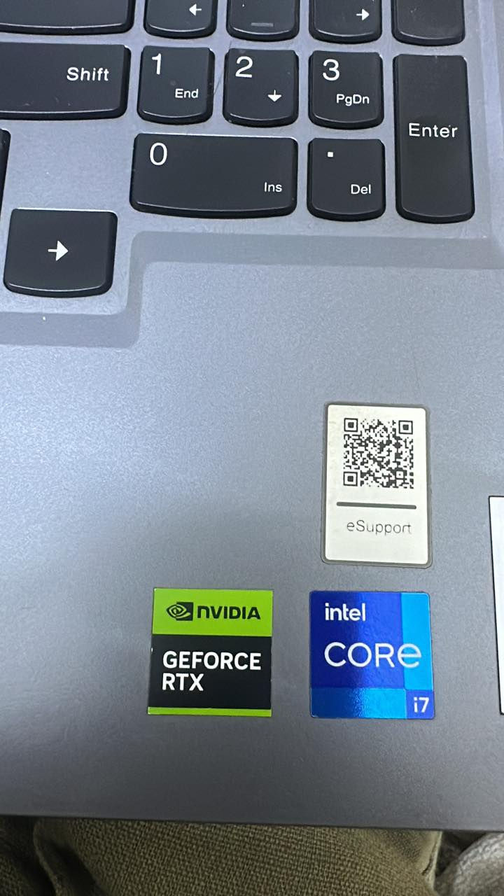 السلام عليكم شباب لابتوب لينوفو للبيع LOQ  وهاي المواصفات مالتة
Lenovo LOQ 15IRX9

▪️ Processor: Intel Core i7-13650HX 13th Gen
▪️ Cores / Threads: 14 Cores / 20 Threads
▪️ Graphics Card: NVIDIA GeForce RTX 3050 6GB
▪️ RAM: 16GB
▪️ Storage: SSD NVMe
▪️ Display: 15.6” FHD
▪️ Refresh Rate: 144Hz
▪️ Operating System: Windows 11 Pro
▪️ System Type: 64-bit

الابتوب حيل نظيف وما متعوب نهائيا وتروح تاخذة تفحصة ب اي مكان 
السعر ٨٥٠ الف وبي مجال للشراي ويدلل
متواجد واتساب ***********
