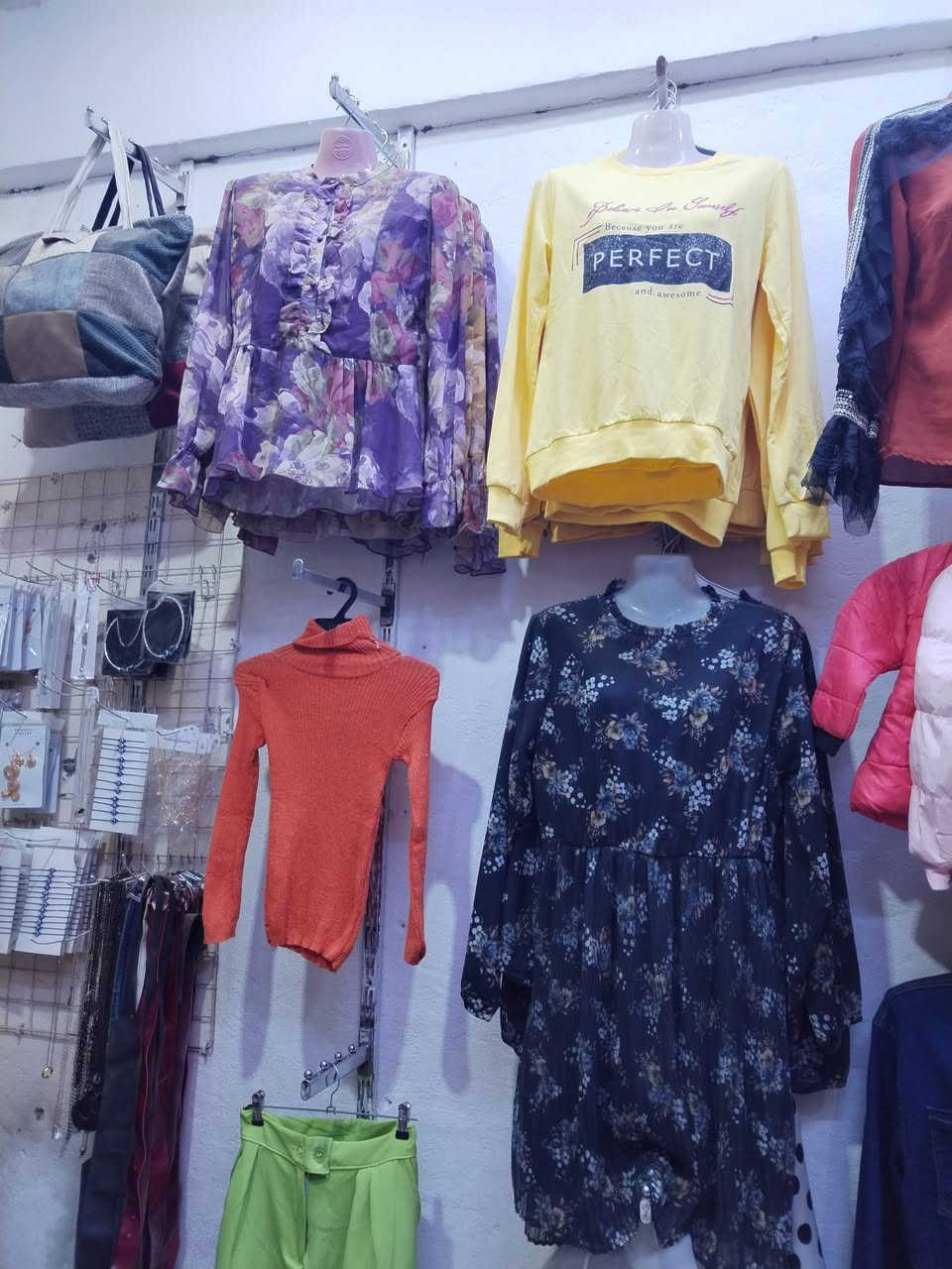 كماليات الأنيق باجر جمعه مباركه والصلاة ع محمد وال محمد ص اي قطعه بالف ونص. فقط ب 1500 تنزيلات بابل محاويل ناحية الإمام مرقد الأمام محمد بن الحسن الاسمر ع جمله اكووو ***********
