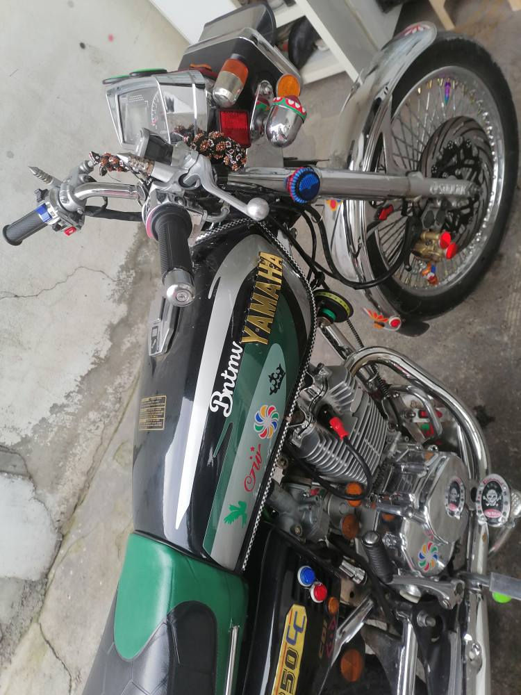 سەرەتا بەناوی خودای گەورە ئەم مانتۆرە بۆ فرۆشتن حیمیایە مەکینەو گێروو هەمووی بەشەرتە مانتۆرەکی هەتا برێی جوانە هەمووی درووست کرایە شانسی نیکلە کامل دەستکاری و نیکلە کامل جوان کاریە پێی دەلێن حیمیایی مەنەفێست ئەسلیە لەهەولێرە ئەگەر موشتەرینی و لێی نازانی توخوا سوکیشی مەکە لەگەر رێزم *********** أربيل, العراق
