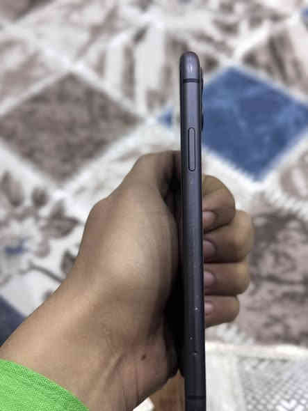ايفون 11
بطاريه 95 مبدله وكاله 
ذاكره 256
بي ضربه خفيفه بل شاشه 
السعر 270 وبي مجال حك جيه
متواجد فقط واتساب واتصال ***********
العنوان مدينه صدر
