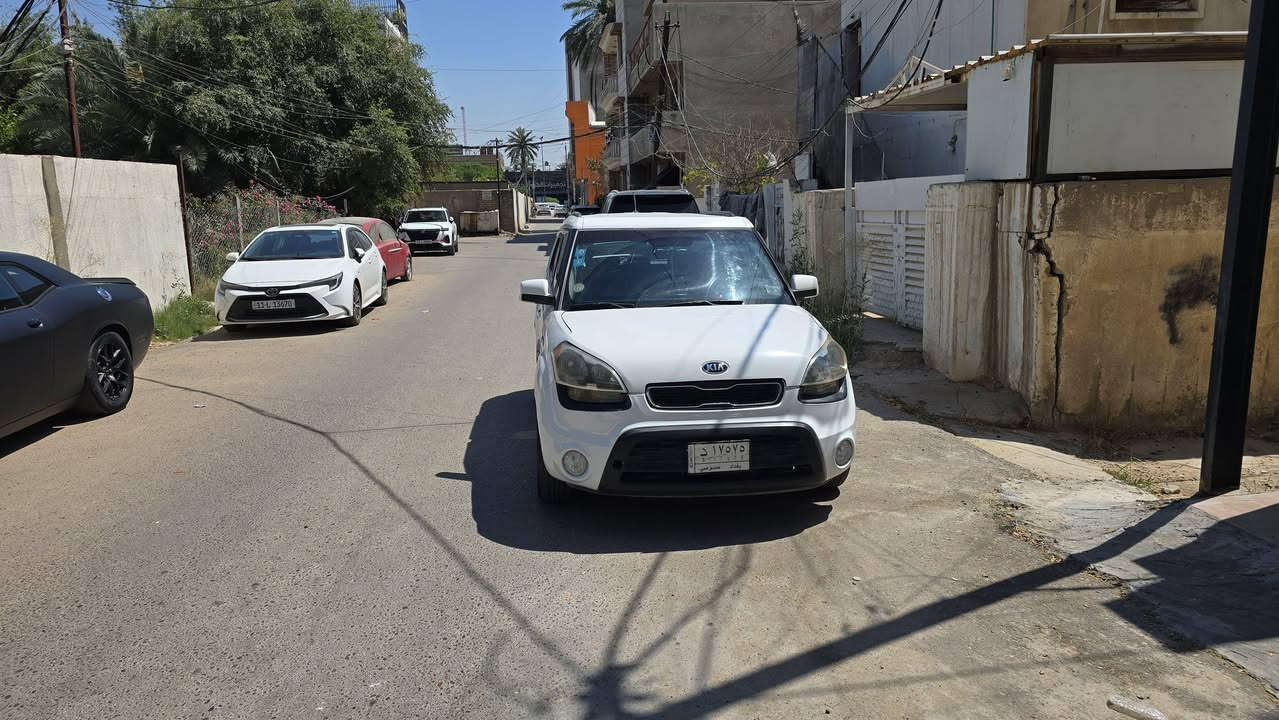 كيا صول موديل 13وارد امريكي محرك 1600gdi حداديه جديد
تدفئه ممتازه تبريد ثلج رقم بغداد موميز بطاريه جديده ضمان سنه بلوتوث اكثر من نظام قياده مانع انزلاق مكان السياره بغداد (الحادث موجود بصور الاحمر الطوخ صبغ ومعجون الاحمر الفاتح كلير توحيد لون )
السعر 85رقم الهاتف ***********  بي واتساب
