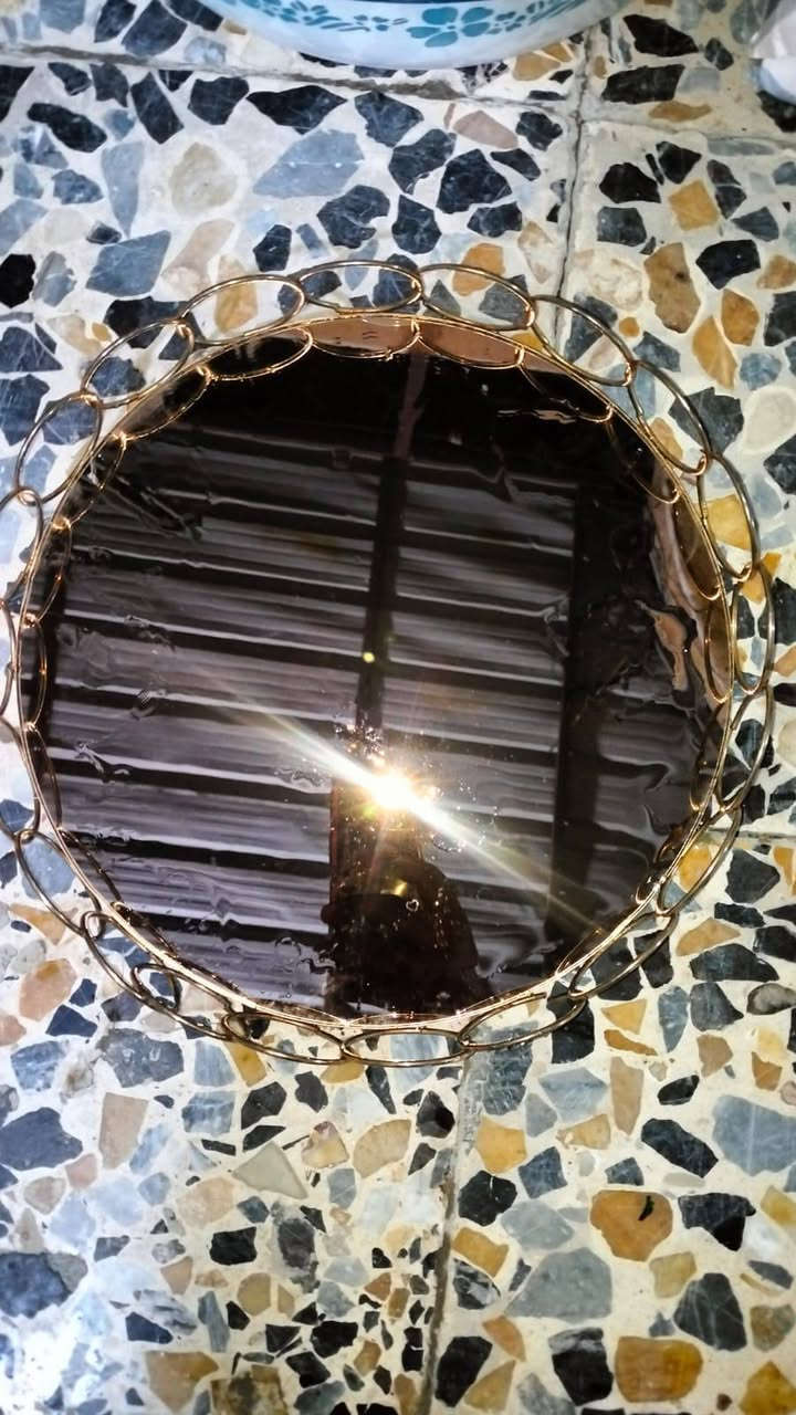 #مساء الخير حبايب عندي غراض للبيع كله جديده تجي وتشوف امانة الله من ملابس نسائيه جديده صيفيه شتائيه ومواعين هواي ما شاء الله متنوعه من صحونه كلاصات ستكاين بلامه كبار قطاعه مال خضار كامله هيه وملحقاته وشجرة كرسمس هم كامله ومكياج هم كله جديد براند ونزله مال جربايه كامله جديده عنواني بغداد الحسينيه مال الراشديه قرب شارع المواكب ومراسلتي على الخاص ماسنجر او واتساب‏ على هذا رقم ‪***********‬‏👍👍
