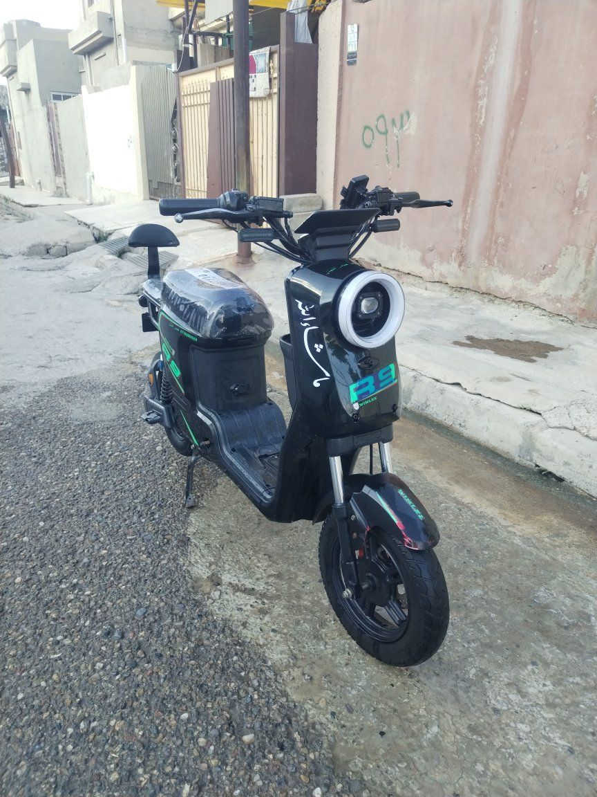 سلام عليكم دراجه R9 للبيع شركت ونلي الصلي موديل 2025 بطاريات وصط شرط ملف وعقل وشاصي وبطاريات كلهن شرط سعر 500 وبي مجال مكاني موصل حي الشيماء رقمي 0770 164 3546 رجاءن لحد يراسل عل خاص
