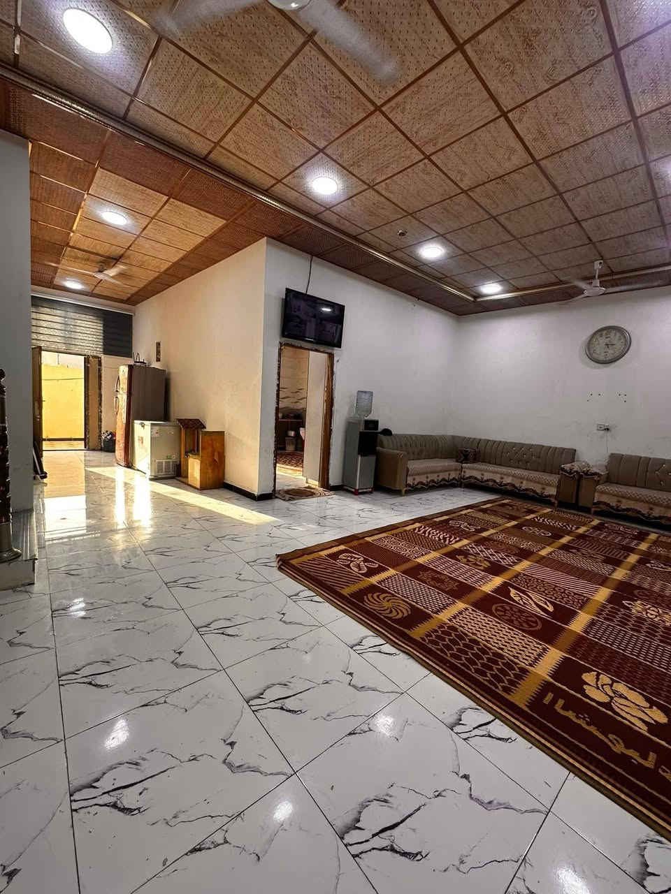 دار سكن البيع ابو الخصيب العوجه شارع المقيمين
مكون 4اربع غرف وصالة جبيره واسعه ومطبخ وكراج واسع وحمامات داخلي وخارجي 
بناء 🔨 حديث 
طابو زراعي عراقي اصل 
وموفر كل الخدمات 
المساحه 220
السعر 78وبي مجال
استفسار اتصل 
***********
