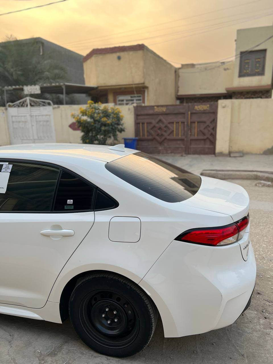 السلام عليكم حبايب 
كورلا 2024 وارد امريكي ايرباك سليم
محرك 2000 المرغوب
رقم بابل الدولي ( هزه وسنويه كله جديد وباسمي شخصياً) 
تحويل مباشر"

مواصفات le 
شاشة كبيره 
رادرات ، توقف ذاتي 
اوتو هولد
قيادة ذاتيه ، تحديد مسار
4 منافذ تايب سي
كشنات مخمل 
والباقي معروف 
حادث السياره ربع الجاملغ وربع البنيد  فقط  والباقي مكفول  وموضح بالصوره.
(السياره خير من الله ماشيه 32 الف )
سعر السيارة : 154 وبيها مجال قليلل
 للتواصل :  *********** حلة, بابل
