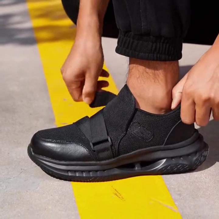 حذاء سيفتي (Safety Shoes) للرجال من ماركة CFFHS. يتميز  بتصميمه الرياضي الخفيف، سهل الارتداء والخلع وهو مخصص لبيئات العمل التي تتطلب حماية إضافية للقدمين.أهم مميزات الحذاء:حماية متقدمة: يحتوي على مقدمة فولاذية (Steel Toe) للحماية من الصدمات والتحطم.مقاومة الثقب: نعل الحذاء مصمم ليكون مضاداً للاختراق من الأجسام الحادة.راحة وتهوية: مصنوع من قماش شبكي يسمح بمرور الهواء، مما يجعله مناسباً للاستخدام الطويل.سهولة الارتداء: يتميز بنظام إغلاق بشريط فيلكرو (Velcro) وتصميم سهل الارتداء (Slip-on) دون الحاجة لربط الأربطة.


**إذا كنت صاحب هذا الإعلان وتريد حذفه لأي سبب، رجاءا أرسل رسالة إلى الدعم الفني**
