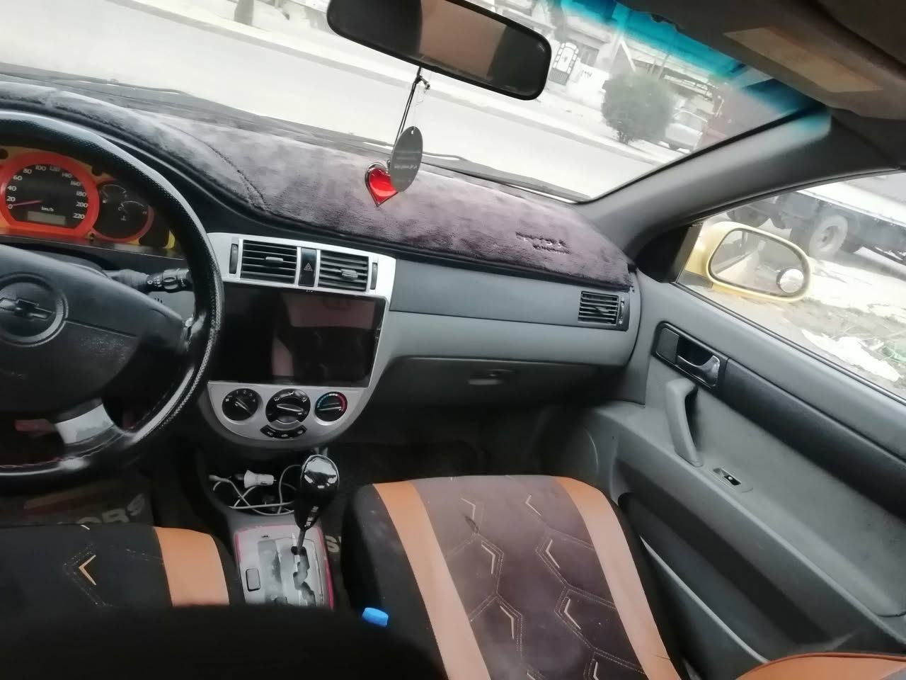 السلام عليكم اوبترا للبيع موديل ٢٠١١ رقم بغداد دولي بي كاربون بدون ضرر سعر ٧٥ عنوان ١٧ تموز ***********
