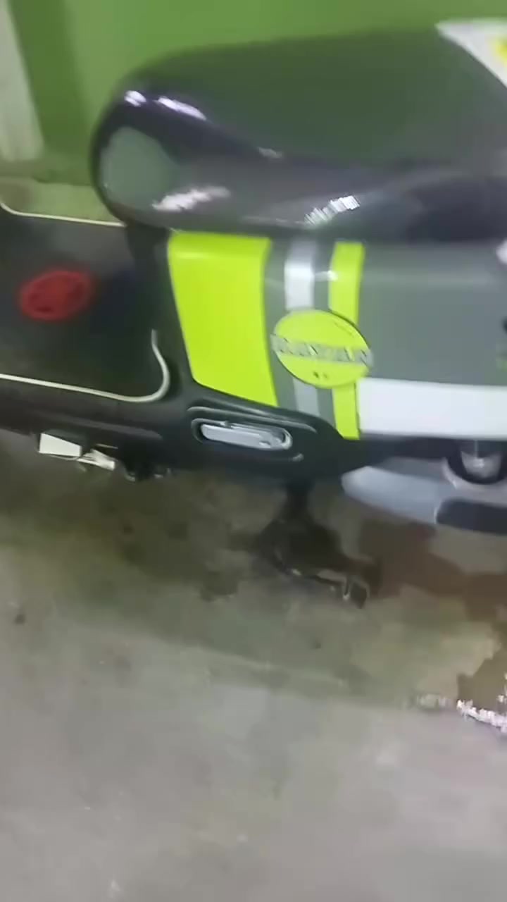 ماطور نوع ريان كامل ماناقصه شيء السعر قفله من الاخر وبدون احراج قغله//٧٠٠//موديل ٢٥/٨/٢٠٢٥//دبل اسويج ويشتغل عن بعد وفيه جهاز إنذار من السرقة ،ليس فيه اي نقص//موبايل ،٠٧٥١٥٢١٦٩٠ /العنوان حي السماح


**إذا كنت صاحب هذا الإعلان وتريد حذفه لأي سبب، رجاءا أرسل رسالة إلى الدعم الفني**