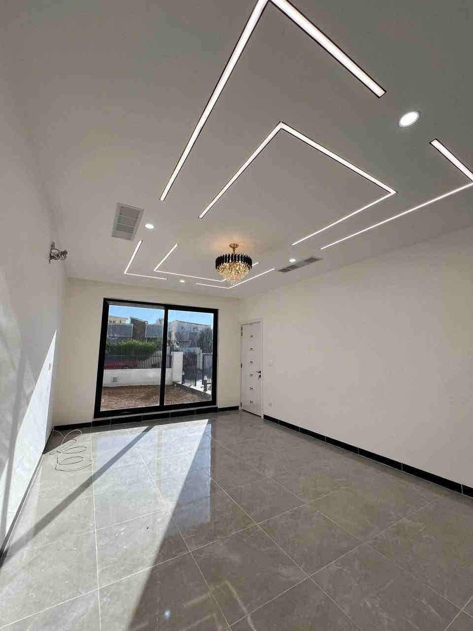 🏡 #منزل #للبيع في #أربيل - #كنجان  ستي 
📏 المساحة: 250متر
🏠 مكوّن من طابقين

✨ المواصفات:
 • 5 غرف نوم سويت 
 • استقبال أنيق
 • صالة واسعة
 • مطبخين (حار و بارد)
 • 5 صحيات
 • تصميم عصري وموقع مميز

📲 تواصل معنا الآن واحصل على كل التفاصيل:

📸 السعر والصورة  والفديوهات 
📞 تواصل مباشر واتساب أو اتصال:
📱 ***********وتساب 
📱 ***********وتساب 

#اربيل #كركوك #كربلاء #فلوجة #نجف #سماوه #عراق #بصره #دهوك #عقارات #عقاراتللبيع #اشتي_فيلج #حي_قربو #اربيل_الجديدة #ازادي_نوي #كلوبال_ستي #هيوا_ستي #لانه_ستي #فرمانبران #5حساروك #ماس_هيلز #كنجان_ستي_اربيل #حي_هفالان #قرية_الاسبانيه #كوردستان_ستي #زانر_ستي #بختياري #وزيران #مهندسين
