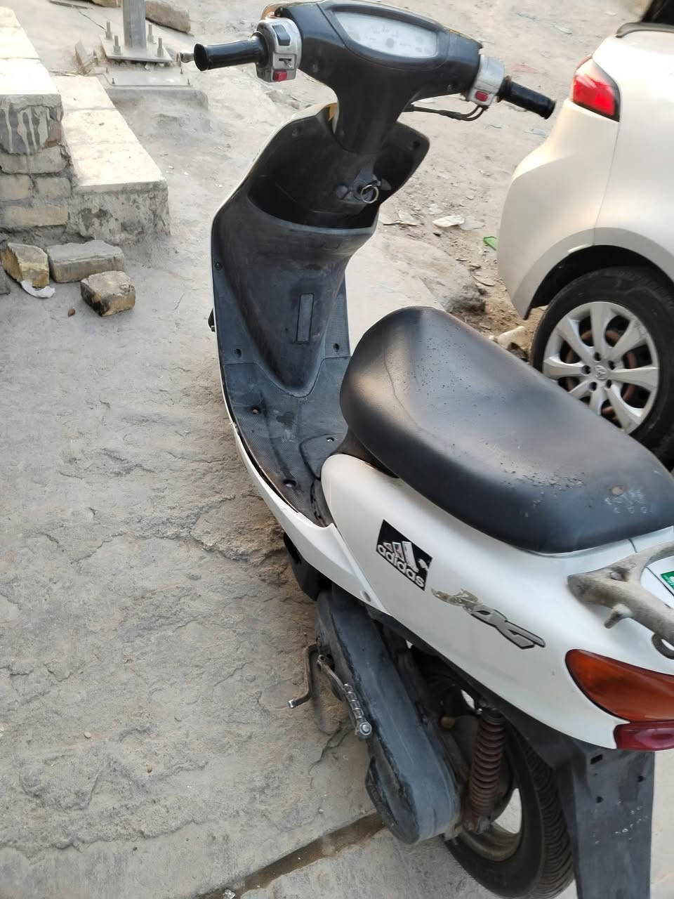 سلام عليكم عصفوري جاهزه للأخير شلعه ومعدل كلها شغال سلف هندر اشاير فول ملاح مطلعها من حاويه على ايدي كفاله عامه وين ماتريد افحص سعرها 400 وبيها مجال قليل رقم ***********
