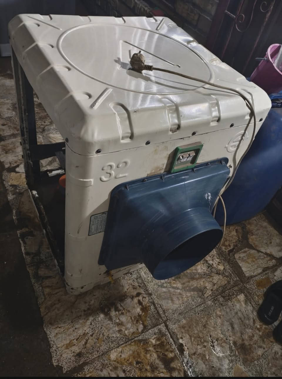 مبردة الواحه شغاله حلفات ليف عراقي خشن جديد بيبان بلاستك
سرعتين وبدلت تقسيم السرع بواحد جديد غير الموجود بصوره دفع قوي اذا مو قوي لا تاخذه واتر بم جديد 
كامله حتى الخرطوم وطوافه أخذ وشد 
مكاني بلديات شارع المصرف 
قيم سعر وبالعافيه عليك


**إذا كنت صاحب هذا الإعلان وتريد حذفه لأي سبب، رجاءا أرسل رسالة إلى الدعم الفني**