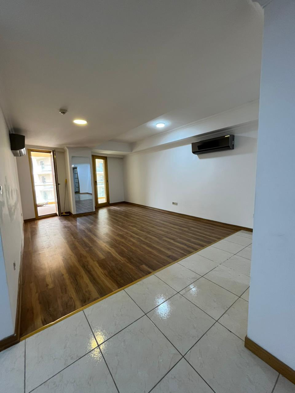 للايجار  او للبيع 

 شقە للایجار فی مجمع Roya Tower  
0+1 
سعر 450$ 

للأستفسار اكثر التواصل واتس اب 
0750 073 3838 
0774 037 3838
