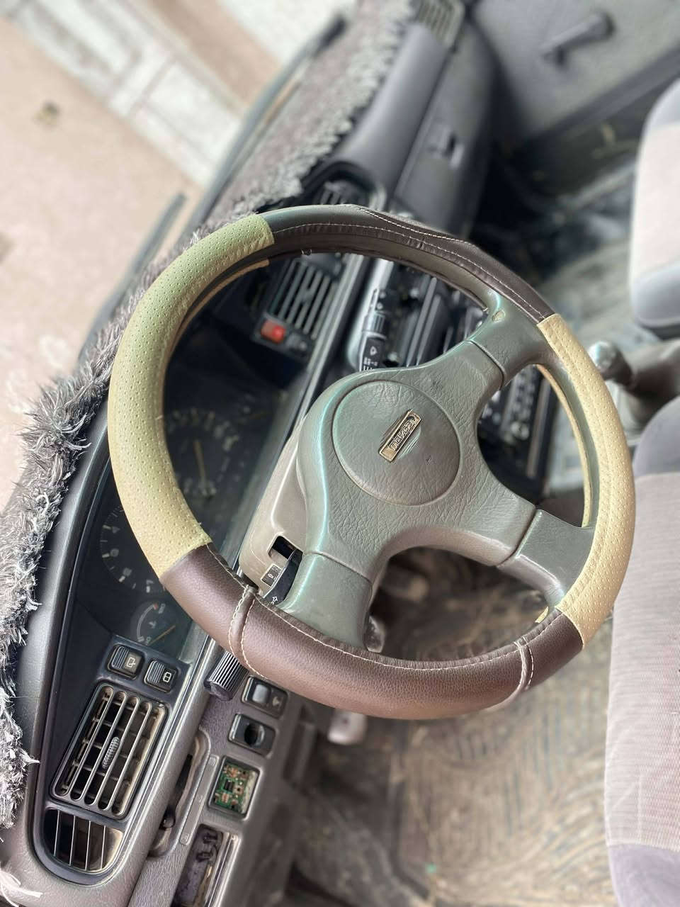 مازده 626
شرط التحويل 
موديل 91
ما بيها قطرى صبغ بدون ضرر 
سيارة جديده نكره سلف بكل وقت سياره كامله من كل شي 
رقم الماني مابيها كابون تحولها يطلع رقم مسطره وكابونها
سنويه 2027
شرعيها موجود 
السعر 33بيعا مجال بسيط للطيبين 
التواصل ***********
***********
