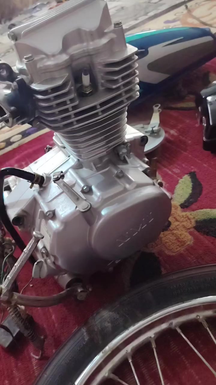 السلام عليكم غراض للبيع
مكينه ناما 24 مامفتوح برغي بيه
مكينه سي جي ناما 2018 مفتوحه
تانكي عدد اثنين+كشن تفصال 1
اوياله عدد 4 مع تاير وچوب كامل
شوت عدد 2 مع كابريته1
ودبلات عدد زوجين امامي +واحد خلفي  +استيرن+چاملغات عدد 2 اامامي
مكان ديوانيه قضاء البدير
رقم *********** @الجميع
