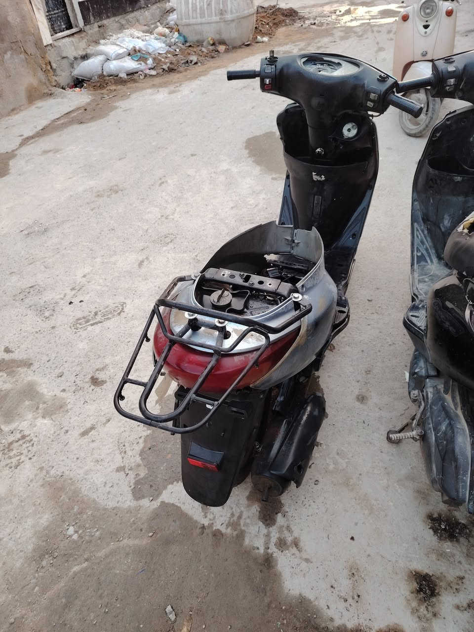 السلام عليكم شباب دراجه بريز كوم حديد للبيع السعر 200 مكاني بغداد مدينه الصدر *********** دراجه كايمه لاطشه
