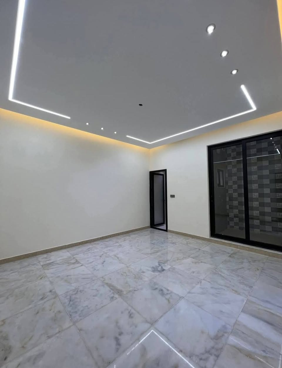 صباغ متفرغ طلس عام صبغ تصليح جبس واجهيات سكله اصعد لي عنده شغل يخابر عله هاذه لرقم ***********
