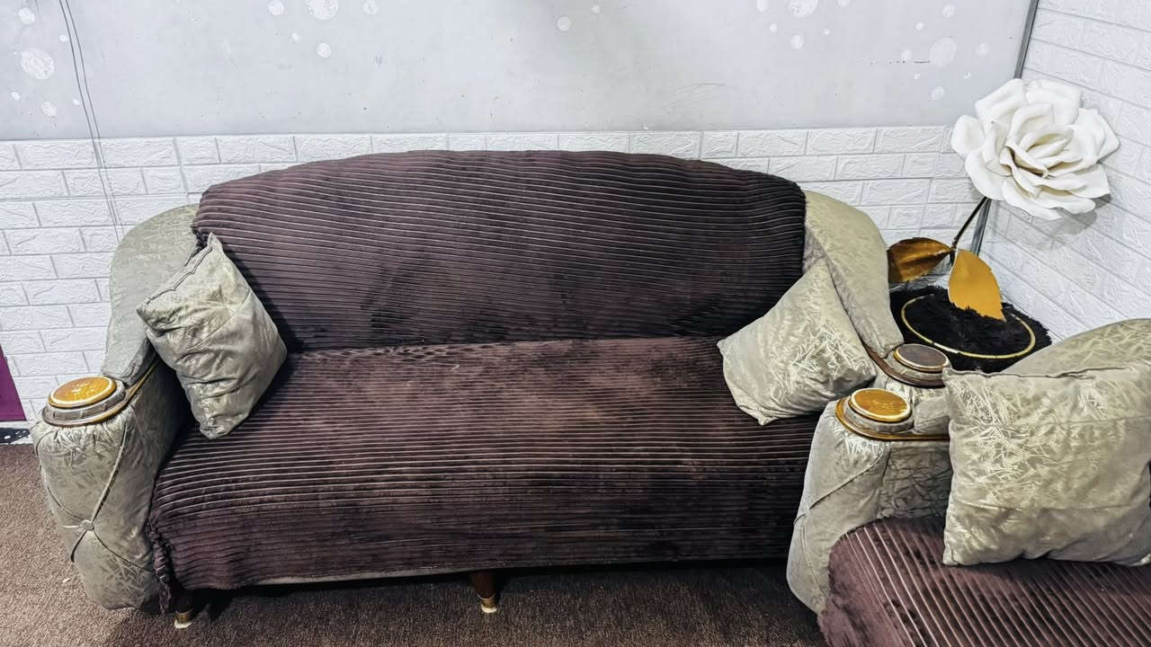 السلام عليكم
تخم قنفات 10 مقاعد للبيع نظيف جداً 
السعر 500 
للاستفسار ***********
