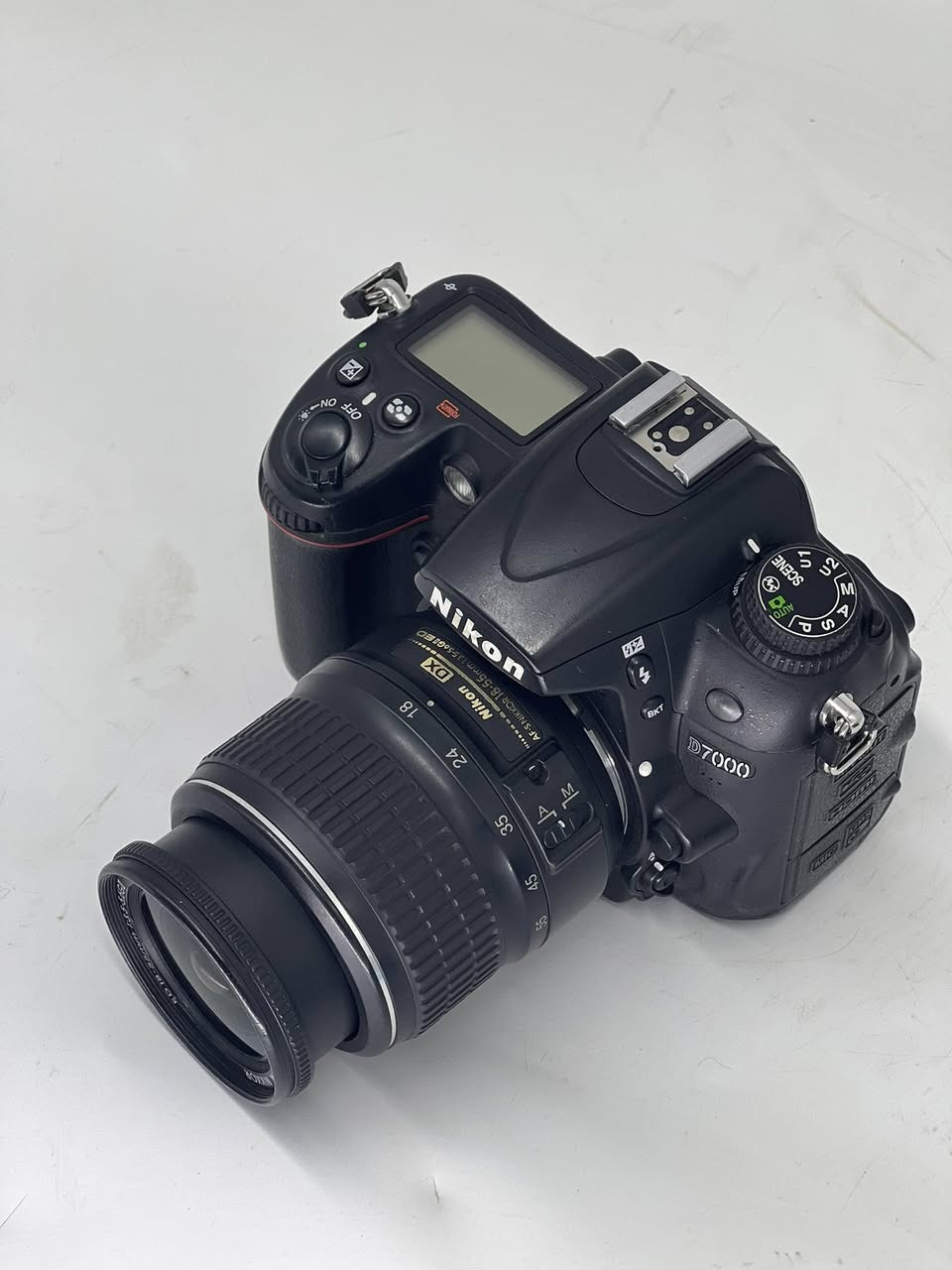 كأمره نيكون  (💣 ✨7000D 📸💣) نضافه 95/100 كامل ملحقات
📸
1- رام 32✅
2- حقيبه✅
3- حزام كتف✅
4- شاحنه اصليه ✅
5 بطاريه اصليه ✅ 
6- كيبل نقل صور ✅
يوجد توصيل كل العراق 🚚 السعر (⬅️425 الف ➡️) 
 ***********
