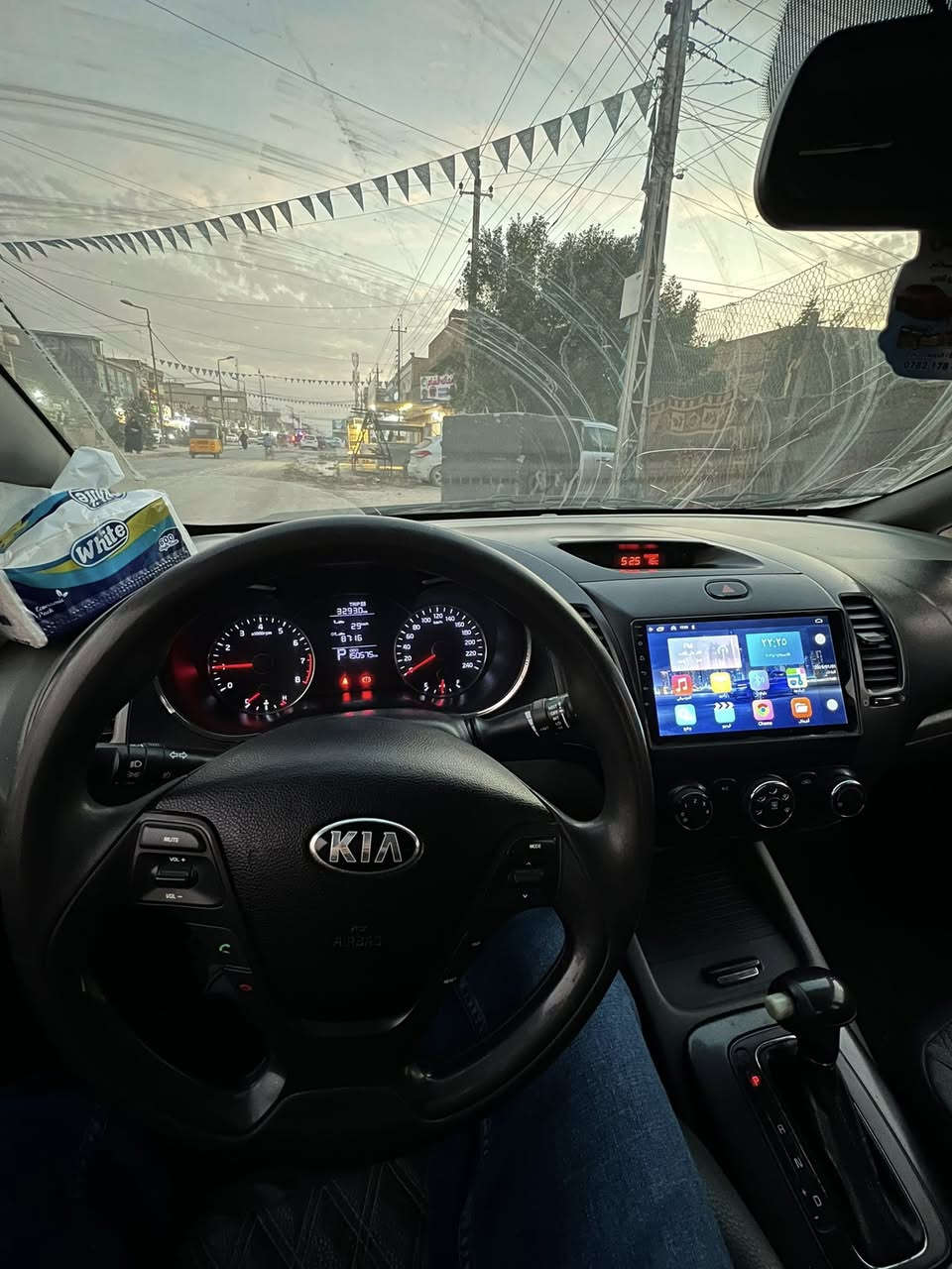 السلام عليكم اللهم صلى على محمد وال محمد كيا سيراتو موديل 2015 السياره بيها فقط قطعه صبغ بل بنيد مثل مامرفق بل سونار هزه جديده رقم الانكليزي الجديد حاله السياره جيدة 
السعر السياره 110 
للاتصال على الرقم 
***********
***********
