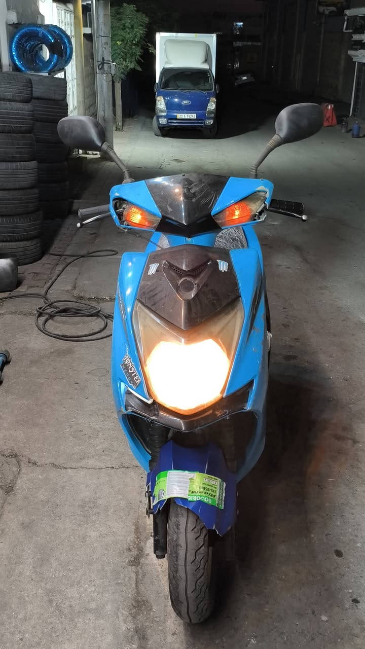 سلام عليكم دراجه ماكس كهربائية سلف شغاله مكينه بشرط ناعمه : سعر 250 وبي مجال رقم : *********** بي وتساب
