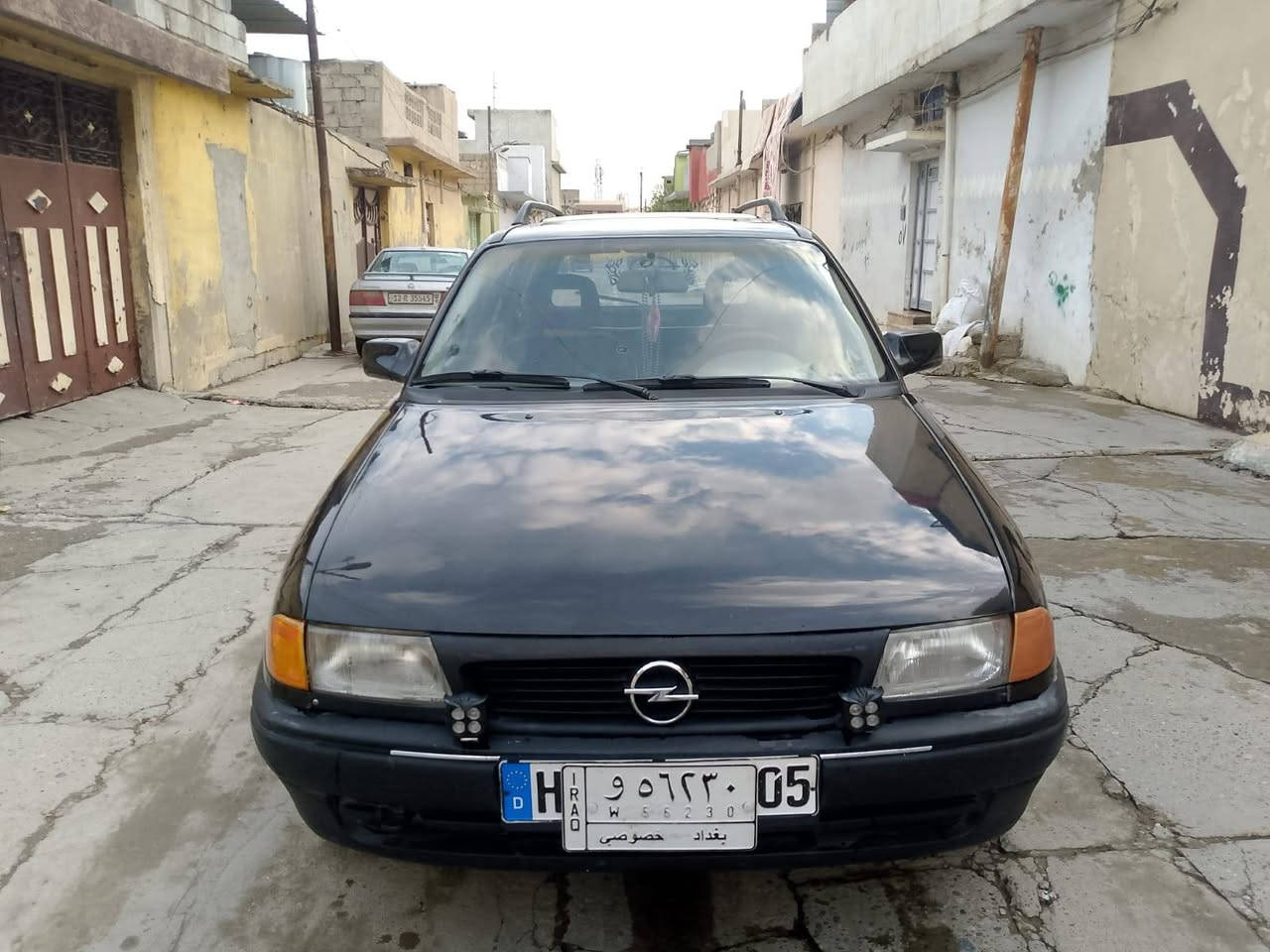 استرا للبيع موديل 92 رقم بغداد محرك 16 كير ومحرك شرط حداديه وكهربائيات شرط ما ناقص اي شيء العنوان موصل جانب الايمن سعر 47 بيها مجال***********
