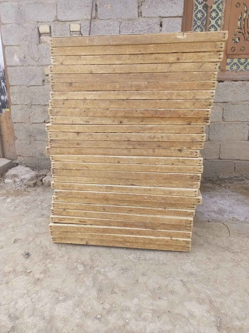 السلام عليكم طاولليات البيع عداد 50طاولي متر 12صمون بل طاولي الناصريه ***********
