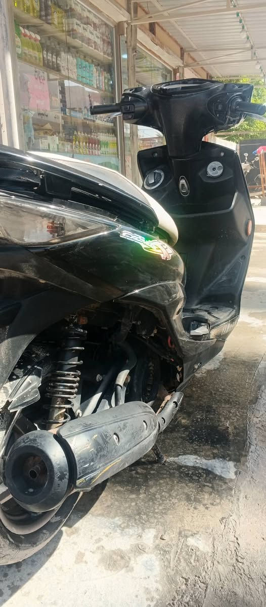 دراجه سكنز فحل لد فول مواصفات الرقم بي واتساب 
‏‪***********‬‏ السعر 900 وبيه مجال الدراجه جديده
