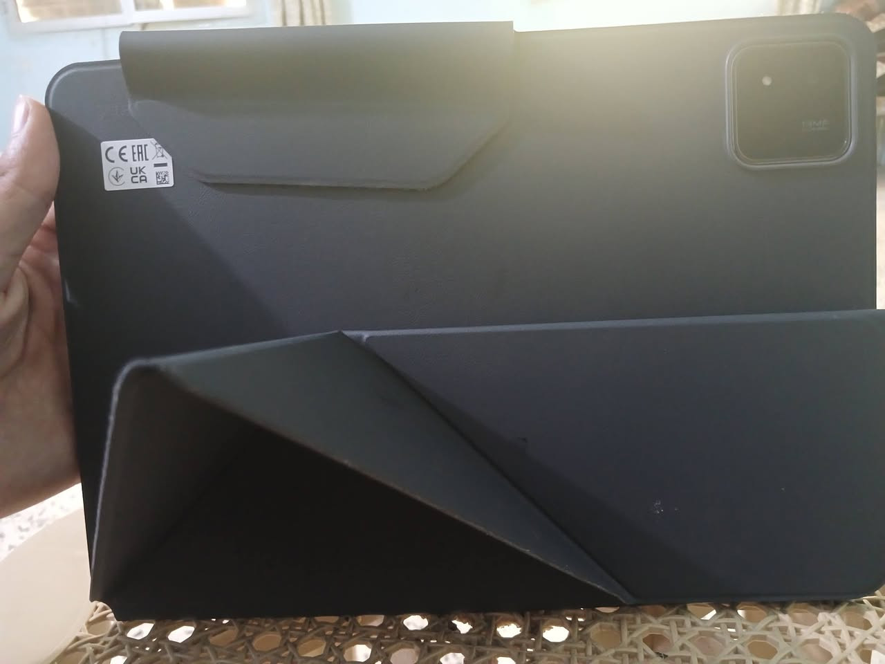 الشاشة: 11.2 إنش، IPS LCD، دقة 3.2K، تردد 144Hz.
المعالج: Snapdragon 7+ Gen 3.
​الذاكرة العشوائية (RAM): 8GB / 12GB.
​ذاكرة التخزين: 128GB / 256GB / 512GB.
​الكاميرا الخلفية: 50 ميجابكسل (رئيسية) + 2 ميجابكسل (عمق).
​الكاميرا الأمامية: 8 ميجابكسل.
​البطارية: 8850 مللي أمبير.
​سرعة الشحن: 45 واط.
​نظام التشغيل: HyperOS (أندرويد 14).
​الهيكل: إطار من الألمنيوم.
​الصوت: 4 مكبرات صوت ستيريو
ايباد جديد صار يومين من جبته معه كامل ملحقاته الحافظة وشاحن الذي يدعم 45W جديد وكرتون اليباد
فقط فيه غدش صغير كما في صورة لا يؤثر في لمس او في شاشة في زاوية اليباد صغير جدا
السعر :650
لتواصل الهاتف:***********
