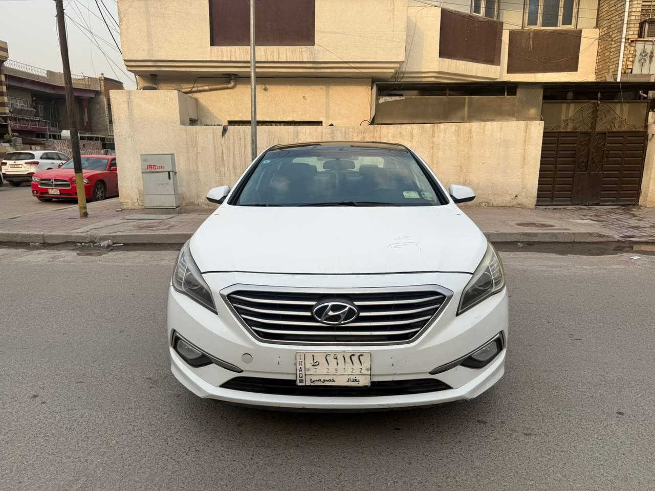 السلام عليكم عندي هونداي سوناتا موديل 2016 وارد امريكي حادث منشور ويه صور لالغد ولا شاصي صور الحادث بل منشور سياره جديده وجاهزه مابيه نقص برغي مكينه 2400 المرغوبه ما مفتوحه وشرط الفحص والسونار كير ATM المرغوب حداديه وتخم تاير قبل سبوع سويتهن سياره ليبل واحد بدون تبديل رقم بغداد ب اسمي تحويل مباشر 
تبريد ثلج ❄️
تدفئه 🔥
كامره خلفيه 
صندوك كهرباء 
سويجين شركه موجودات
بك لايت لد 
مانع انزلاق 
ثلاث وضعيات قياده 
سنتر لوك جهتين 
تحكم سترين جهتين 
حاكيه للاتصالات 
وبعد بيه هواي مواصفات
سياره ماشيه 76Mi حقيقي وشرط الفحص والسونار مكاني بغداد الرصافه  ***********
