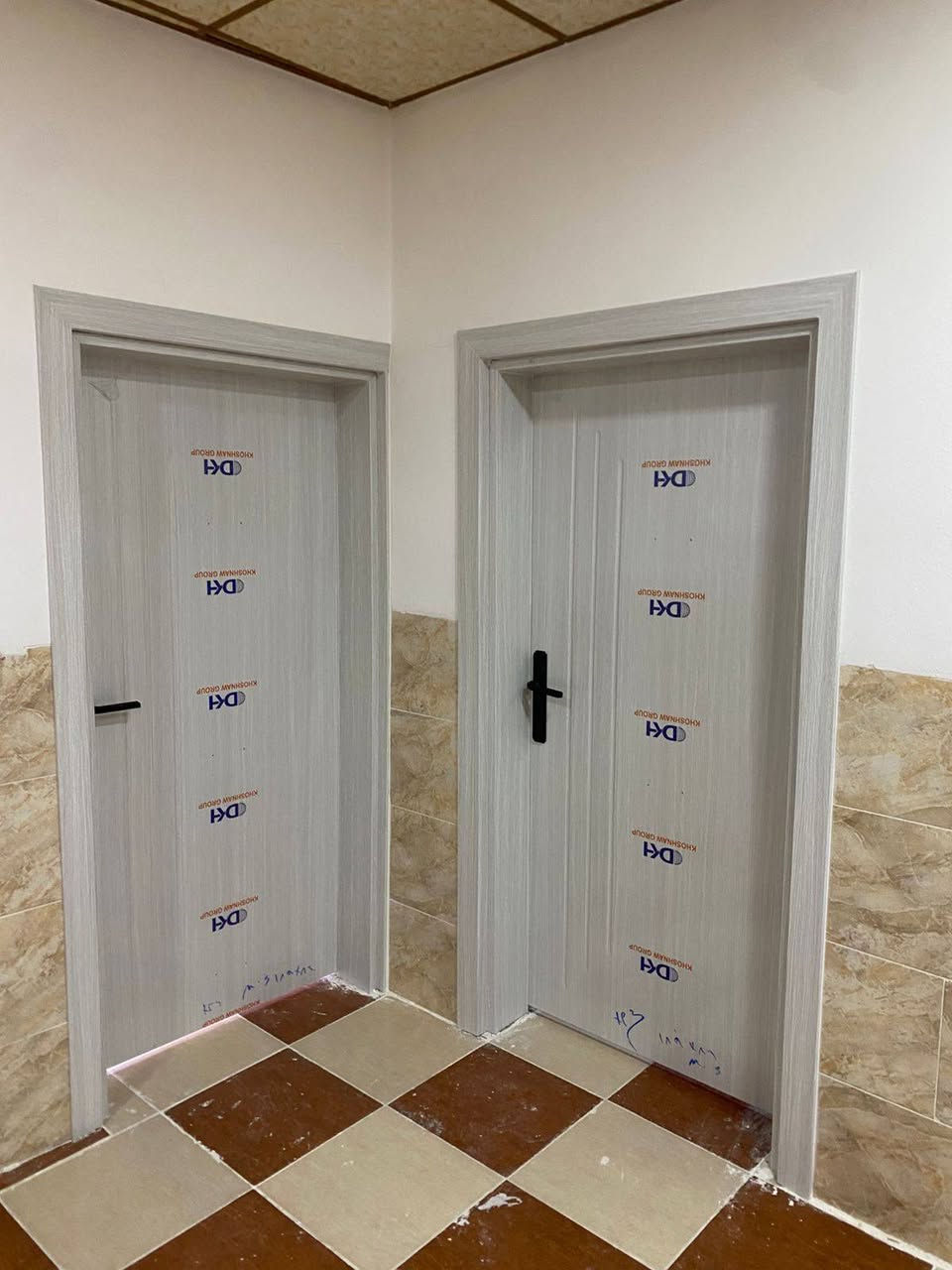 ابواب DK مواد تركي ضمان 5 سنوات سعر الستندر 105 الاف سعر العالي *********** يوجد نقل جميع المحافظات
