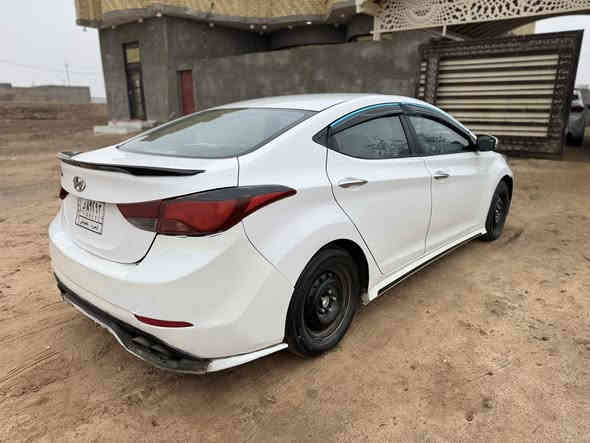 السلام عليكم النترا 2015 خليجي سنويه مجدده مكينه ١٨٠٠
سياره فول مواصفات فتحه جاهزه وجديده سياره 
كفاله من ضربه وتبديل فقط رشات بسيطه جداً 
السعر ١١٧ الشراي يتصل ***********
