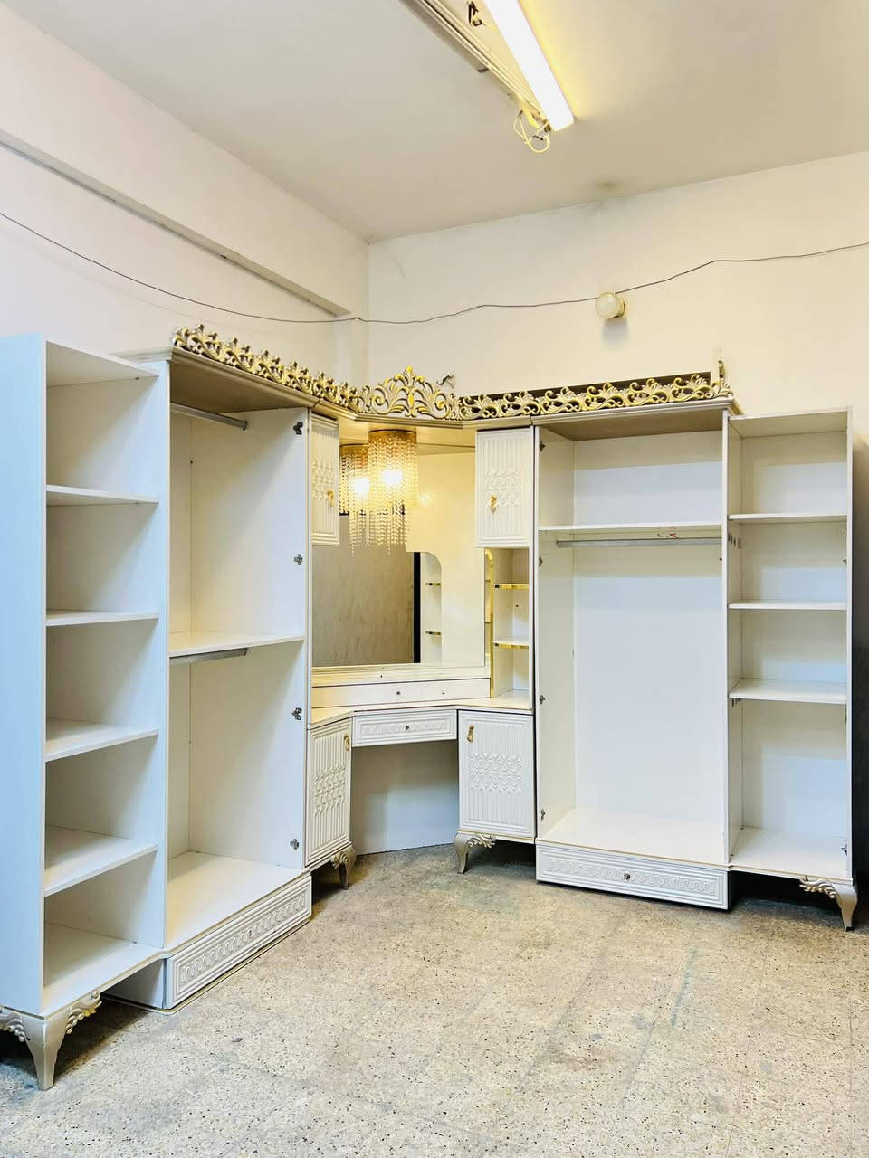 غرفه نوم تركي 🇹🇷🔥
9 قطع ملكية ميز تواليت داخلي 
كنتور زاويه كوالتي عالي سجج هايدروليك شازلون مخزن اناره ميز تواليت 🌞 صبغ حراري برغي وجوي حديد يده ذهبي حديد ضهر بلوك جام برونزي قماش وتر بروف خشب ثقيل سعر جديد 3 مليون سعر الحالي مليون و 700 بيهه مجال 
مع شد ونقل مجاني داخل بغداد 🧑‍🔧🚛 نضافة 90 💯 ((محافظات ب كروه رمزية))


**إذا كنت صاحب هذا الإعلان وتريد حذفه لأي سبب، رجاءا أرسل رسالة إلى الدعم الفني**