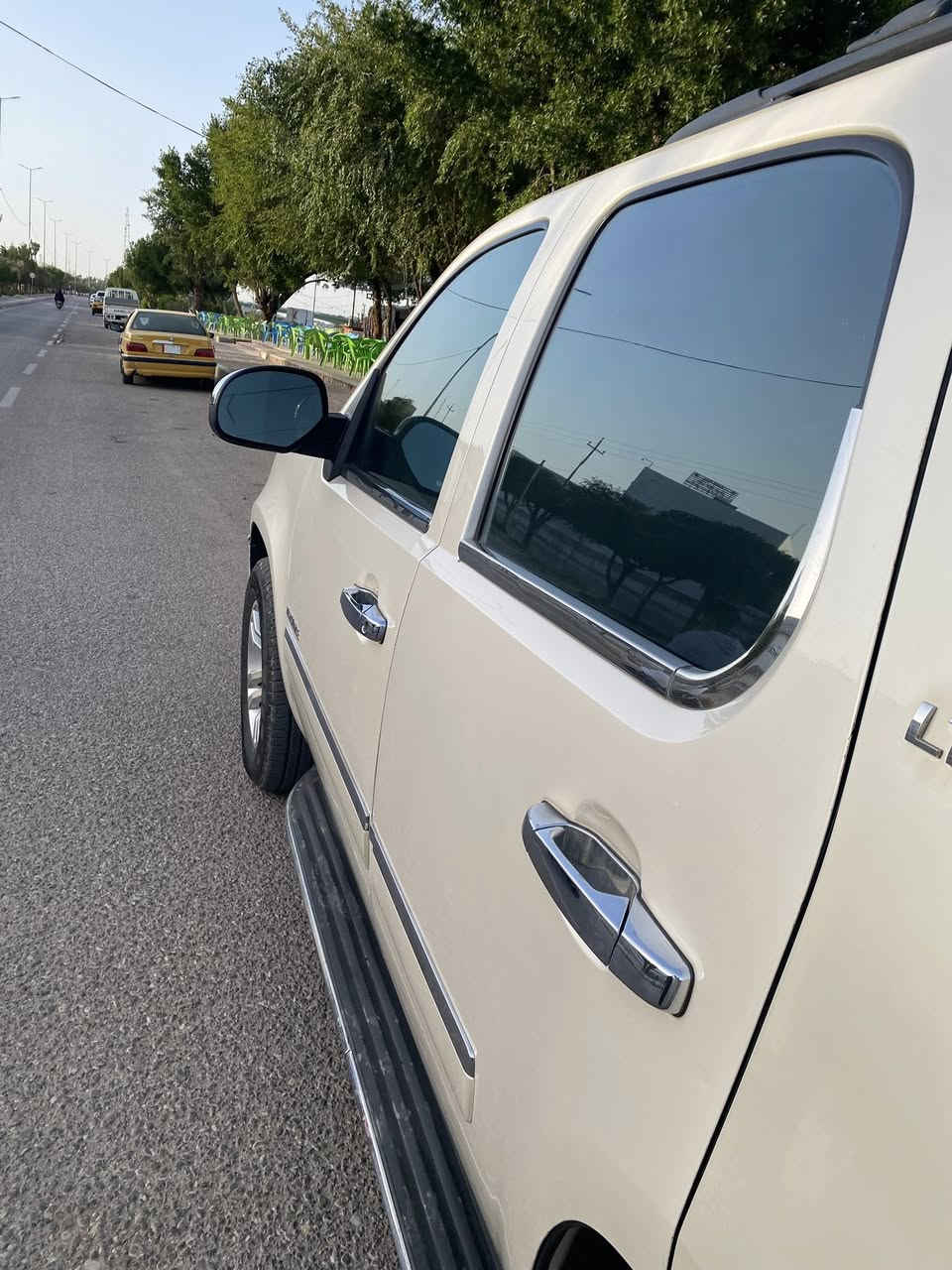تاهو 2013 LTZ فول رقم بغداد طبلات امامية جاهزة كير ومحرك ماشية 160 تبريد ثلج ثلاث قطع مقاعد ملكي ***********

***********
