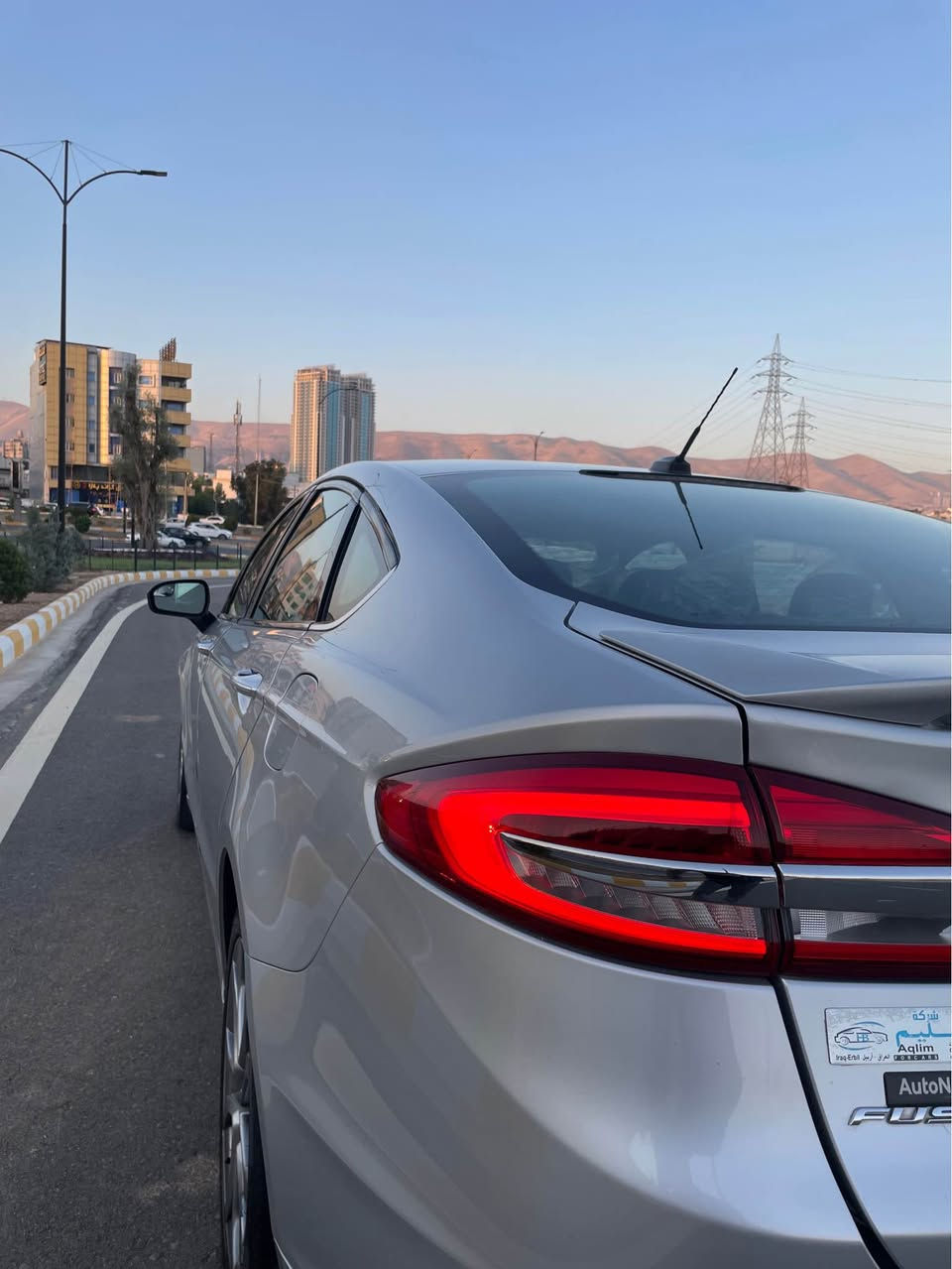 Ford Fusion 2017  SE – 2.5L

فۆرد فیوشن ٢٠١٧ مواسەفات SE 

 مەکینە 2.5L بێ تۆربۆ، بێ دەبڵ ئەکسل

بۆیاخ: ڕوبعێکی بۆنیت بۆیاخە و چەملغی سایەق گۆڕاوە بە بیلاد بەبێ ناوگرتن بەشەرت پێش. وپشت کەپس

ماشاءالله نموونەیە لە تازەی و جوانی، هەیکەلی وەک بیلادی خۆی ماوەتەوە، بێ نووقسانی و زۆر بە خزمەت

مواسەفات (SE)

  بەسمە (Start Button)
 •ڕاداری خەتی جادە
 •تەحدید سورعە (Cruise Control)
 •گێڕ ماوس
 •کۆدی دەرگا
    •چوار جام ئۆتۆ
 •ئاوینە کارەبای
 •دەبڵ گێڕ
 •➕ زۆر مواسەفاتی تر…

 •گێڕ و مەکینە و تەبرید و کارەبایات بە شەرت
 •گێڕ و مەکینە نەکراوەتەوە بە شەرت
 •کامل سێرڤس کراوە (ڕۆن و هایدرۆلیکی تازەیە )
 •چوار تایەی تازە لە ژێرە

 •ڕەقەم و سەنەوی تازە تا 2029
 •تەحویل و غرامە بە شەرت
 •ناونیشان: سلێمانی

📞 پەیوەندی: 
(***********) WhatsApp
(***********) السليمانية, العراق
