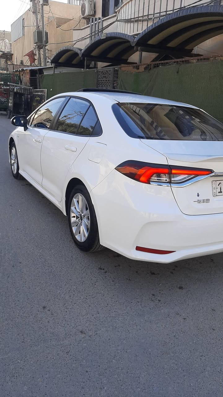 كورلا هايبرد 2025 شكل الخليجي بأسمي  سياره جديده احله من الصور بعدها على  وضع الشركه
ماشيه 5 الف 
فول مواصفات 
فتحه + بصمه + بصمة ابواب + تبريد قطعتين + رادار امامي + فول تحكمات + كامره دواره +داخل جلد  وباقي لمواصفات المعروفه 
                       سعر 160 قفل 🔒
مكانها بغداد. 
 
***********
