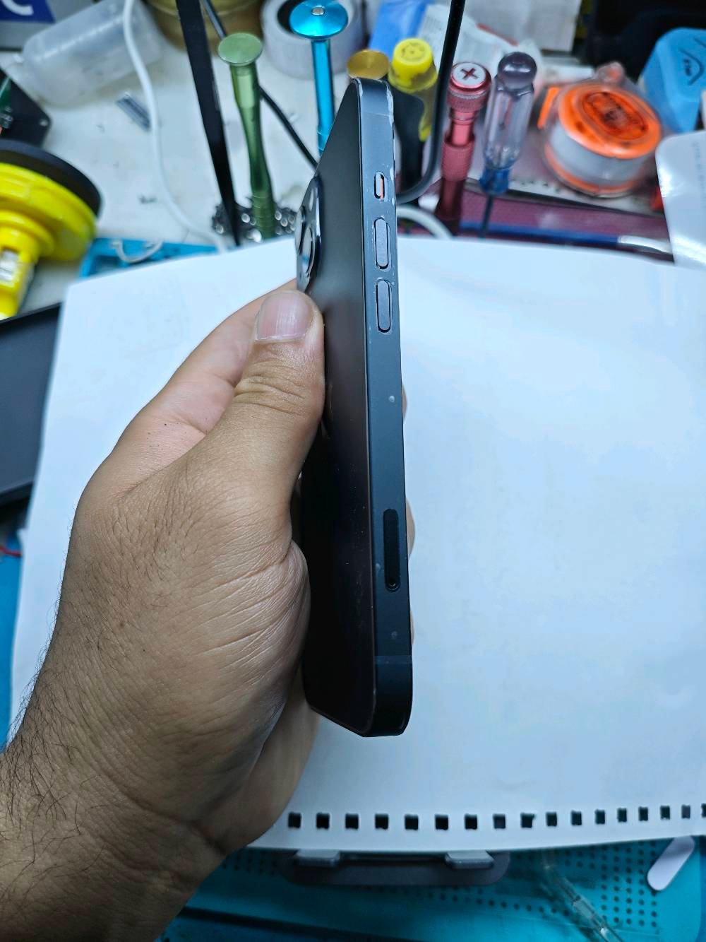 ايفون 13عادي شرق اوسط ذاكره 128 بطاريه 88 نظافه 100% مكفول وكاله ما مفتوح الجهاز 
سعر 450 وبيه مجال قليل وياه كفر وشاحنه اصليه هديه للتواصل على الرقم ***********