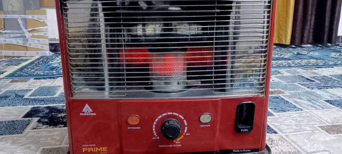 صوبه نفطيه نضيفه نوع الحافض صناعة كوريه بسعر 65 وبيها مجال بسيط اليريده يراسلني اويتصل ويدلل مكاني الاحرار الخضاره ***********
