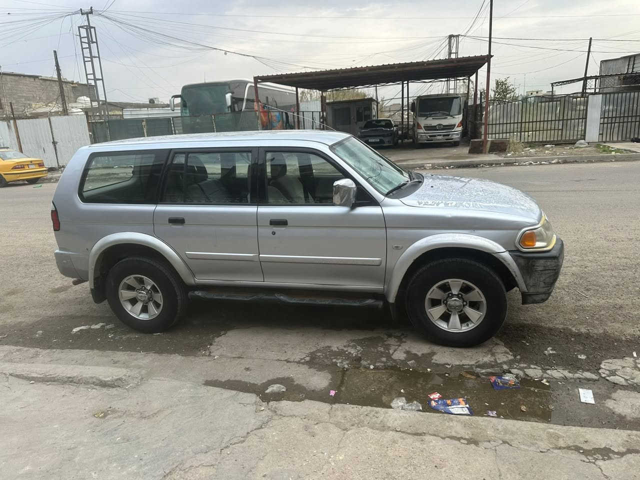 السلام عليكم البيع 2008 سياره خير من الله 
مكاني بغداد السعر 85
وبيه مجال بسيط 
***********
