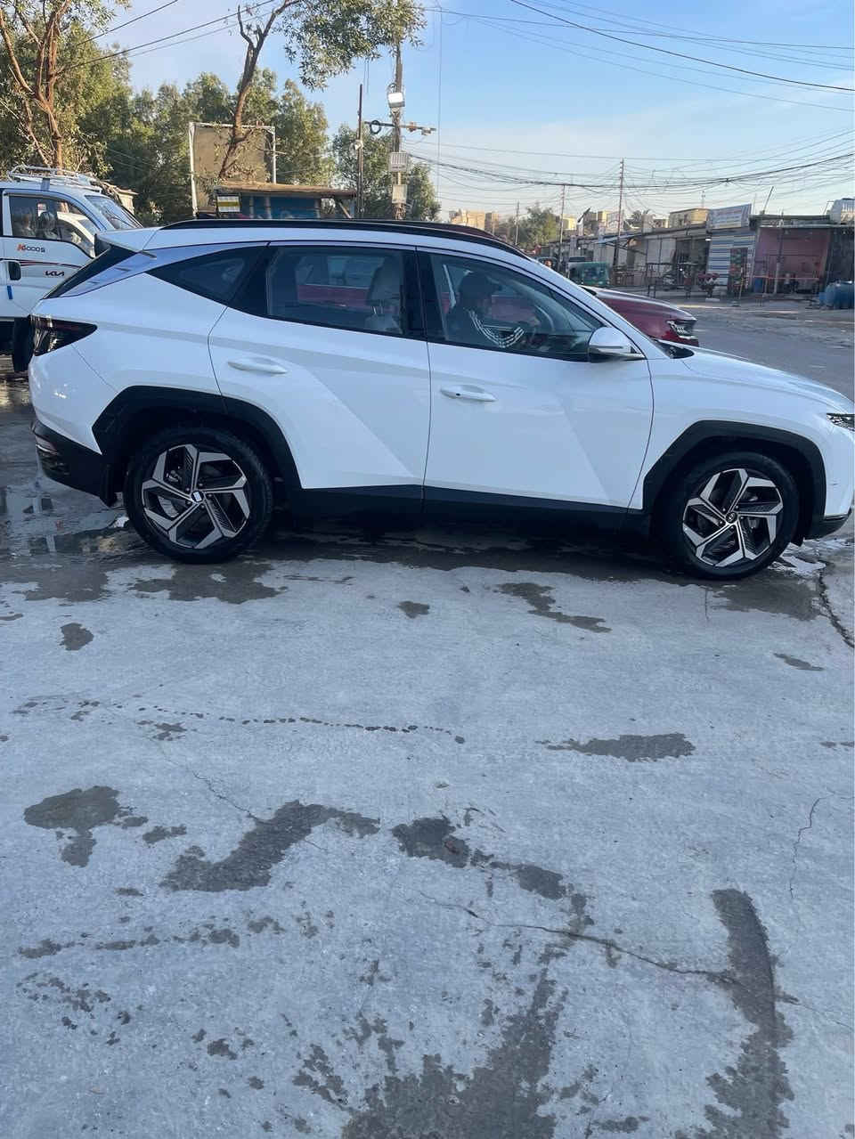 سلام عليكم توسان ٢٠٢٤ فول مواصفات توكلار  مكفوله من الصبغ ولبارد السياره رقم بغداد رقم الهاتف ***********
