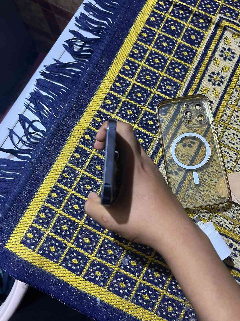 السلام عليكم اخواني ايفون 13 برو ماكس بطارية 80 ذاكرة 256 الجهاز نظيف بمعنى الكلمة الجهاز بلادي من اي قطعة تجي وتفحص كبال عينك السعر 700 وبي مجال 
الرقم للاتصال أو الاستفسار ***********
