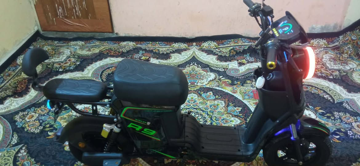 السلام عليكم
ار 9 مديل 26 الحديث لون اسود  ستخدام 16يوم فقط
5بطاريات دبل حجم كبير 32 امبير وينلي الاصلي 4نمر سرعه 109 سرعه حقيقيه 70
كهربائيات كلهه شغاله لايت عالي وناصي ونشره اماميه اشاره يمنه ويسره ودبل اشاره
بلوتوث وقاعده شحن وياها سويجين وبصمتين وكارت شاحنه الاصليه كفات موجوده ماشادهن دراجه مكفولة كفاله عامه حته من الزلغ تجي وشوف بعينك
السعر 480  بيع مستعجل
واتساب ***********
عنوان بصره دور الشرطه شارع موسى الكاظم قرب التانكي على شارع القائد
