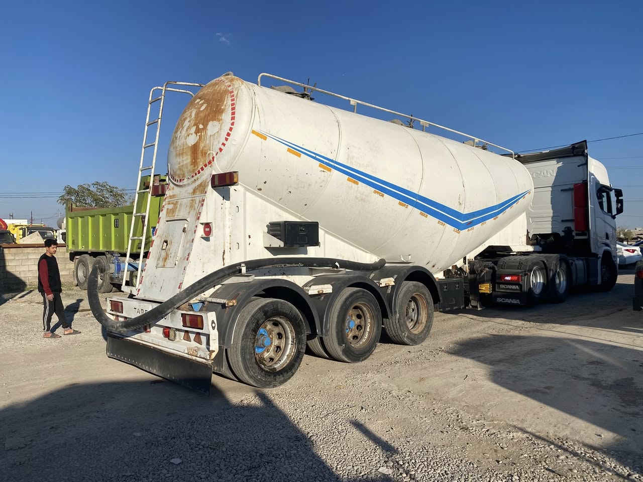 للبيع بطل سايلو 

سايلو 3 قبغات يحمل 45طن  3 دناكير دبل تاير
 
نوع / علمين

السعر /120$

عنوان/ كركوك في معرض رافدين المركزي 
عنوان/ كركوك شارع مطار مقابل جسر حزيران 

***********

***********
