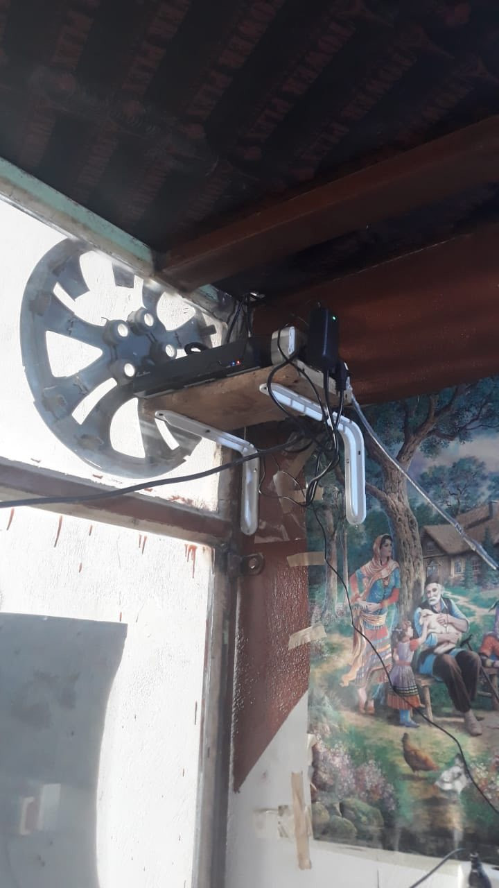 السلام عليكم مولدات ثنين شغالات للبيع اصليات تايگرسعرهن 150ثنينهن ميز مكتب ممستخدم جديد اشتريته قبل 5ايام 135رجليه حديد زائد مجراته 100قفل ومنضومه كامرات هي والديفي ار كاملات 200الف قبل 5ايام شادهن واوفيس حديد وجام قيم واخذ مكان بابل بسبب تصفيه الكراج ***********
