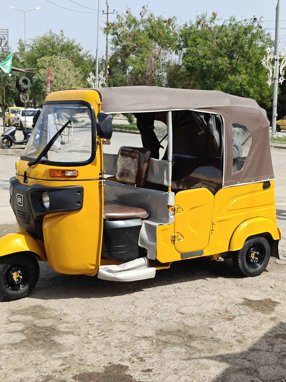 السلام عليكم
تكتك للبيع موديل2021
رقم او سنوية 
مكاني كوت العزة الجديدة قرب المستوصف 

***********
