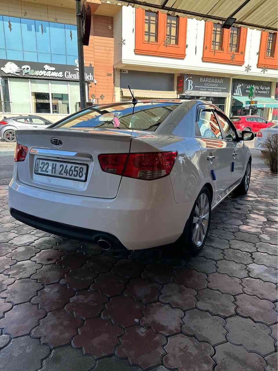 سيراتو خليجي
موديل 2012
سلايد روف
شفتات ستيرن
مرايه شفط
تحكم ستيرن
حساس خلفي 
تبريد بيانو
ويل 17
ماشيه 154 الف
كير محرك بشرط
السياره بيها 4 قطع صبغ
بس ابيعها حزام
مكان السياره اربيل عينكاوه
***********
*********** أربيل, العراق
