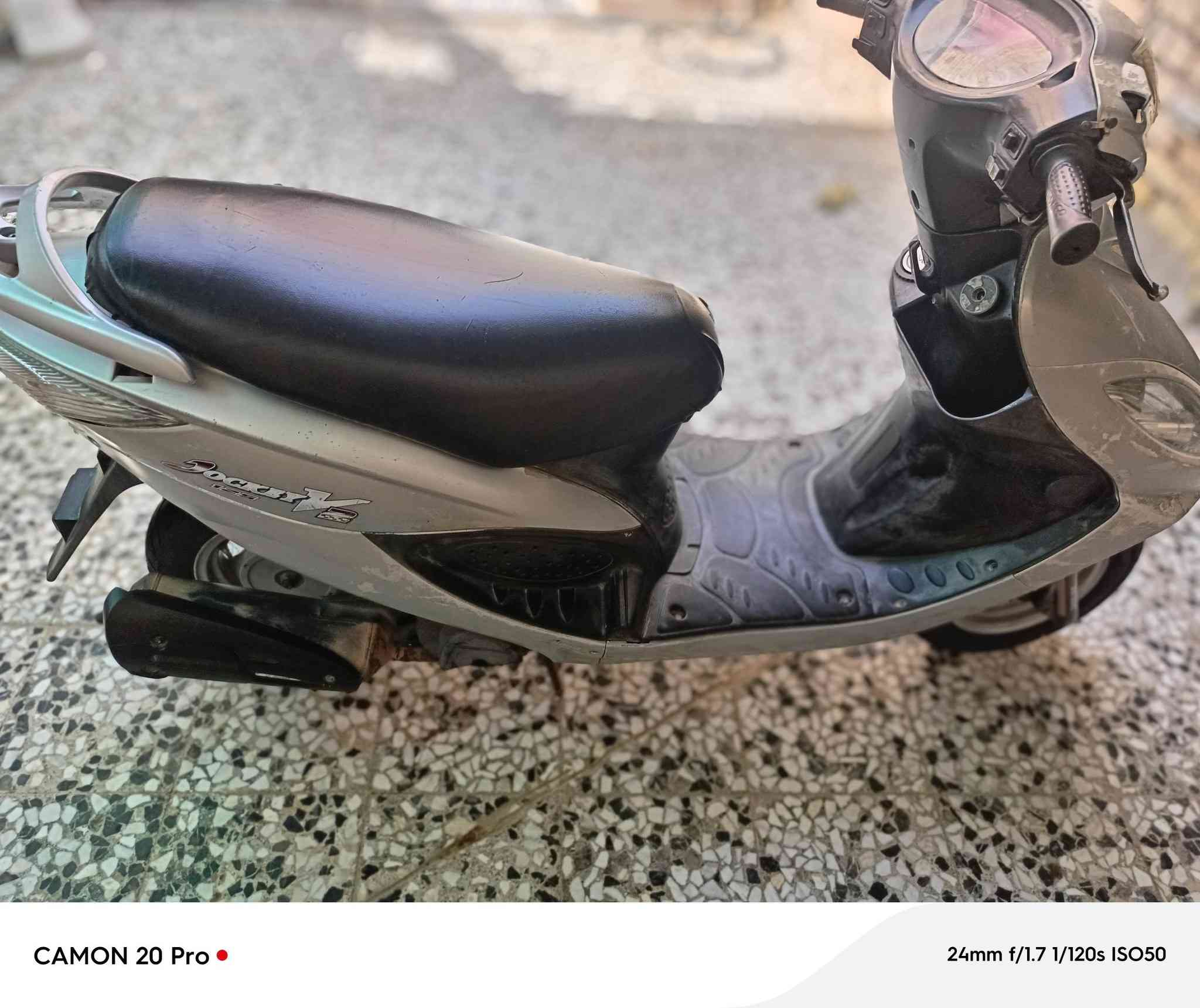 السلام عليكم دراجه كامكو g2 دراجه نضيفه مكينه ناعمه  كلجات جديده 
مكاني مجر
السعر  650وبي مجال للشراي 
***********
