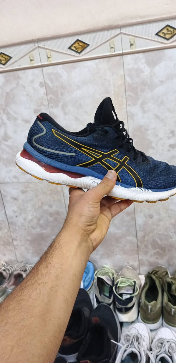 سلام عليكم عيني باله احذيه أوربي تران شوز رياضي وبي رسمي للبيع تقريبن 100 قطعه مكاني ناصرية سوق شيوخ 
***********
