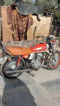 دراجة نارية • موديل ٢٠ • وراق أصلية